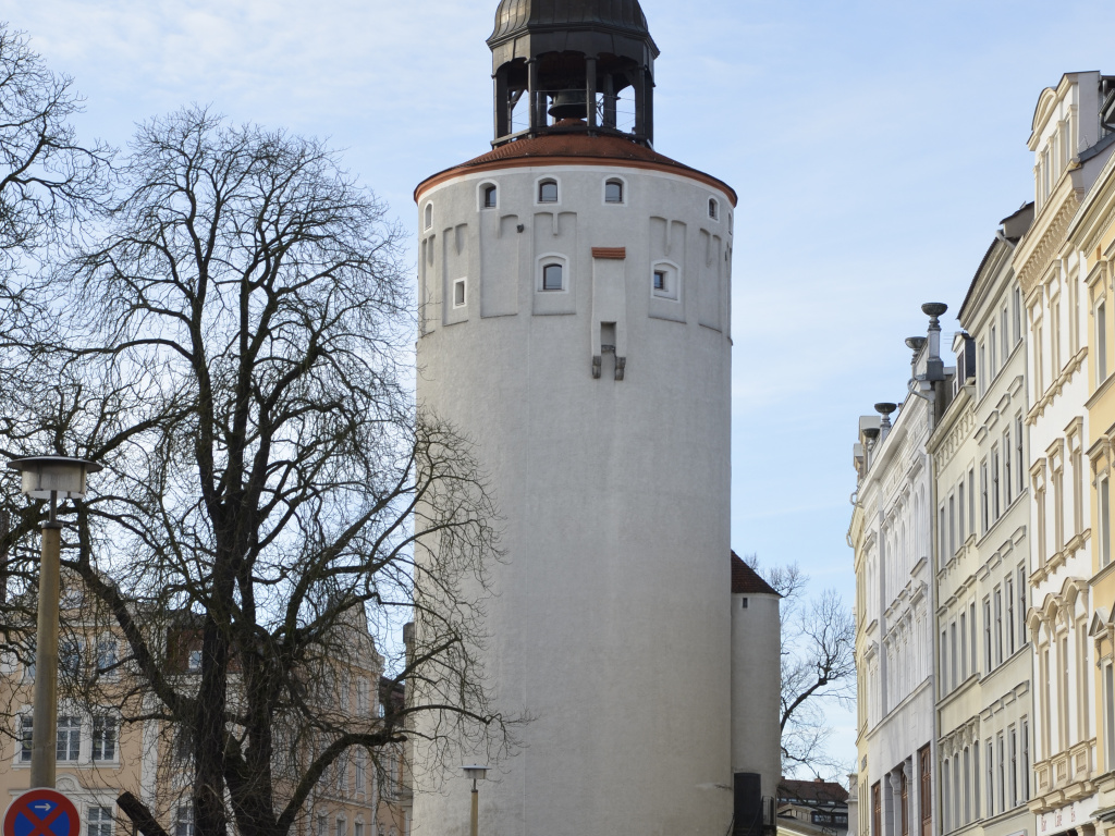 Dicker Turm